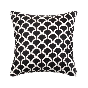 Scallop Pattern Black & White Throw Pillow Cover